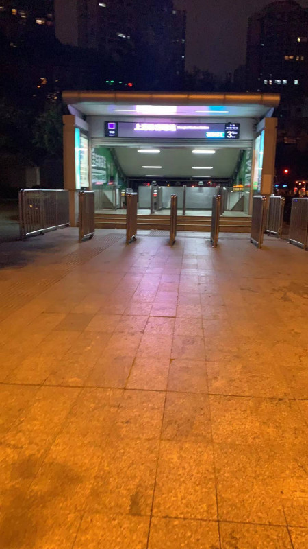 自聊大胸小姐姐